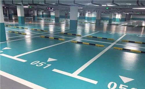 贡觉贡觉环氧地坪中涂：构筑坚固地面的关键环节